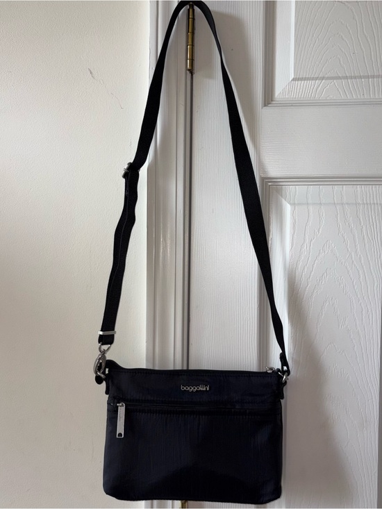 Baggallini Handbags - ❤️ Baggallini adjustable Crossbody Bag EUC